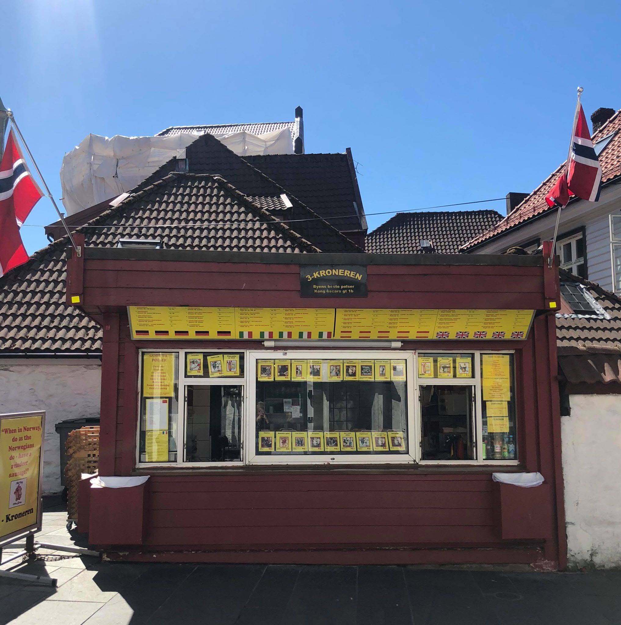 bildet viser pølseboden Trekroneren i Bergen